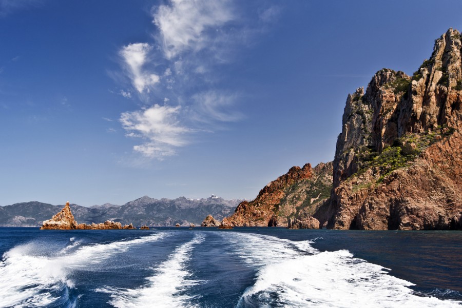 Où prendre le bateau pour visiter les calanques de Piana ?